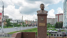 Вандалы залили липецкий памятник Сталину монтажной пеной