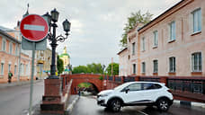 В Воронеже за ночь разобрали обрушившиеся элементы подпорной стены Каменного моста, подъезды и подходы к нему перекрыли