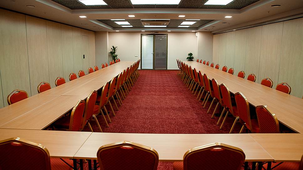 Бизнес-центр в МегаГРИННе включает 5 бизнес-залов и конференц-банкетный зал на 500 человек