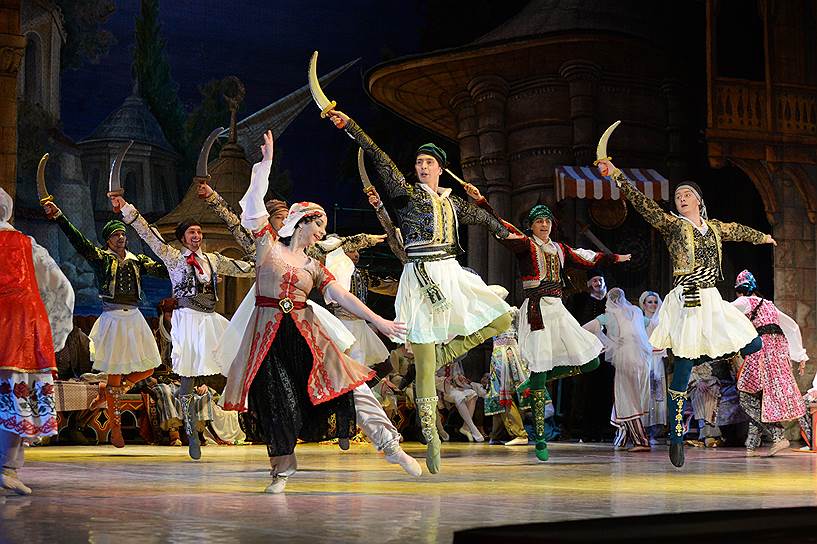 Постановкой «Корсара» на воронежской сцене Юрий Бурлака и воронежская балетная труппа занимались почти год