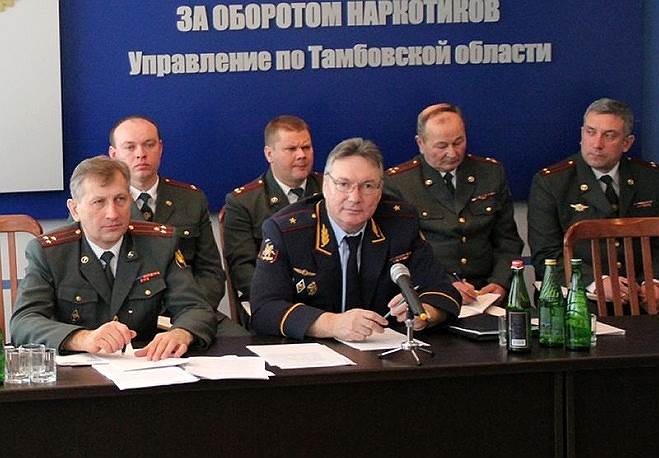 Генерал-майор Николай Скоков (в центре)