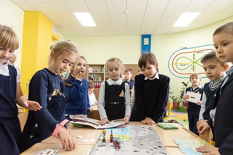 Ученики первого класса во время занятия.

Автор: Олег Харсеев/Коммерсантъ