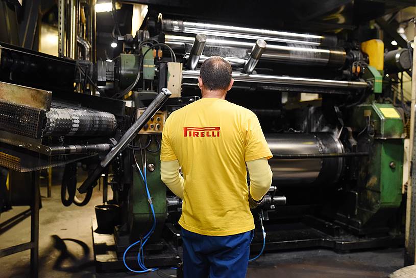 В феврале 2012 года один из крупнейших мировых производителей шин — Pirelli совместно с «Ростехом» выкупил ВШЗ у «Сибура»
