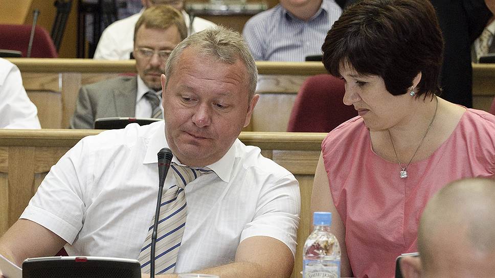 Депутаты Александр Цыбань и Оксана Хоронжук летом 2010 года