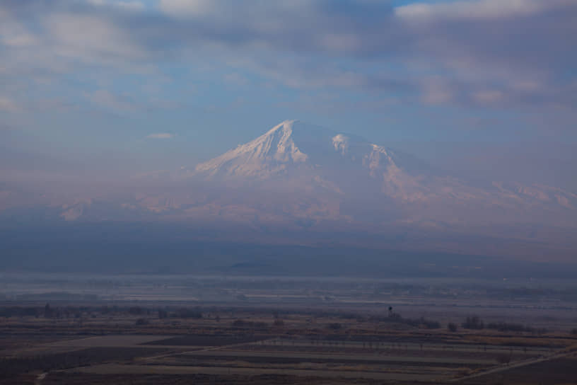 Хор Вирап является самой близкой точкой обзора горы Арарат на территории Армении, доступной для туристов.
