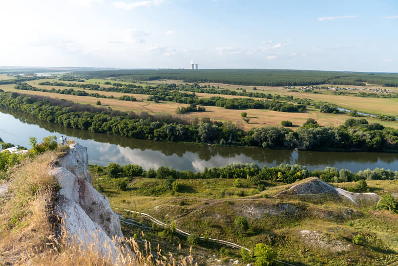 Меловые горы вдоль реки Дон в селе Сторожевое Острогожского района