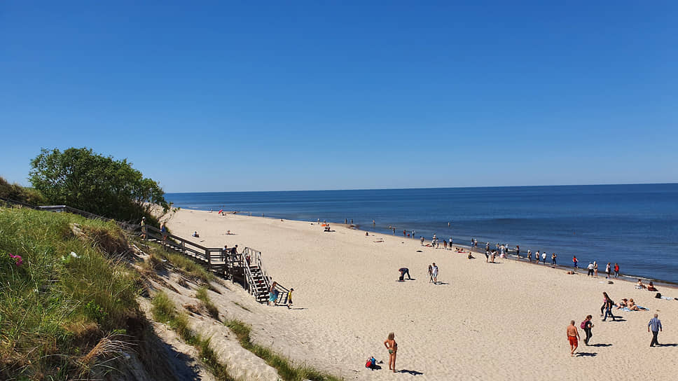 Пляж на Куршской косе – хорошее место объединить «одиночество» с морским отдыхом (Калининградкая область)