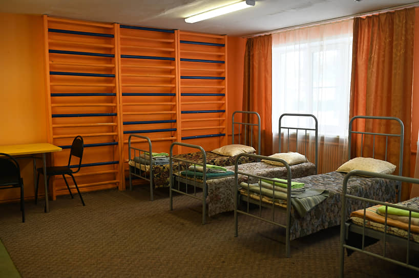 Жилые комнаты детского лагеря «Голубой экран» в Воронеже незадолго до заселения эвакуированных с Донбасса