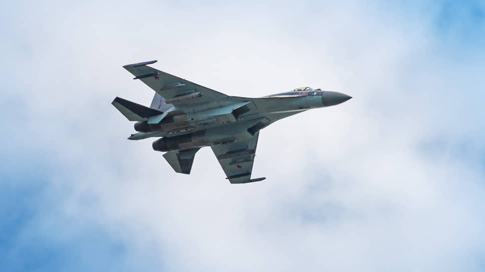 Истребитель Су-35С над пригородом Воронежа. 2017 год