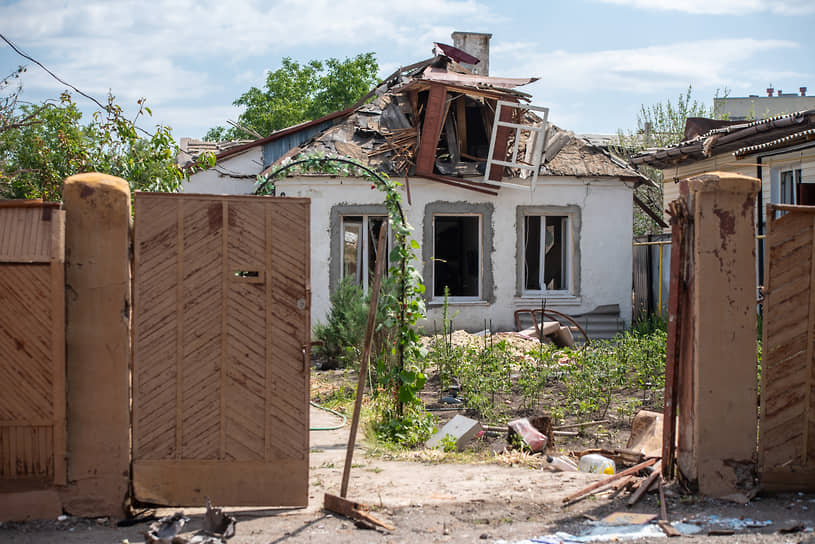 Один из разрушенных домов, не подлежащих восстановлению