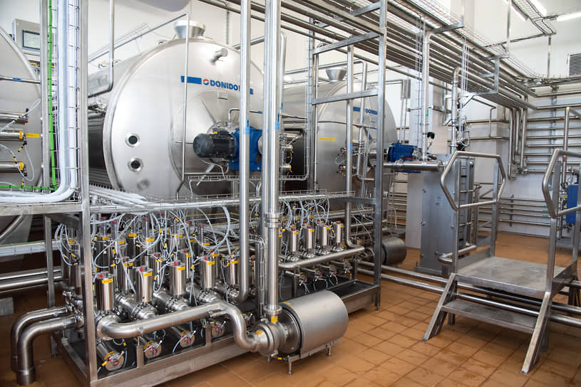 На втором этапе реконструкции Аннинского молочного завода «Эконива» планирует вдвое увеличить производство творожной линии, оборудовать участок сушки молока и сыворотки, построить склад готовой продукции, котельную и высоковольтную трансформаторную подстанцию