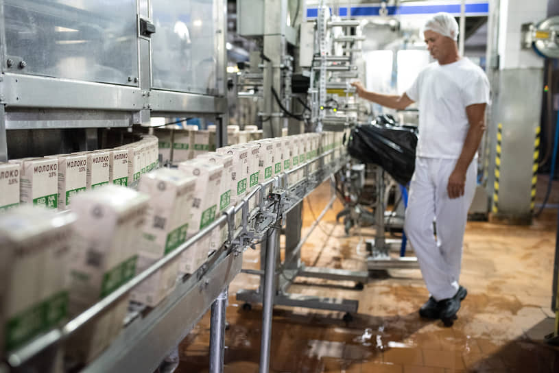 На Аннинском молочном заводе «Эконива» производит ультрапастеризованное молоко