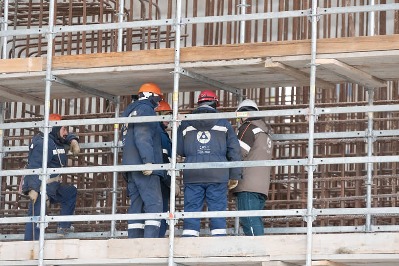 Подрядчиком строительства градирни выступило ООО «СМУ №1», которое применило ряд инновационных решений, чтобы ускорить процесс бетонирования без потери качества.