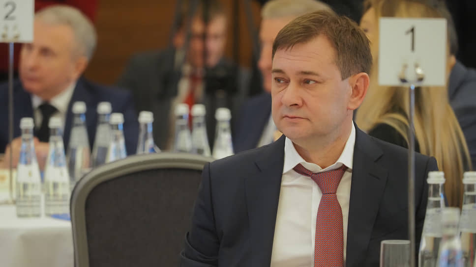 На фото: участник дискуссии, председатель воронежской облдумы Владимир Нетесов