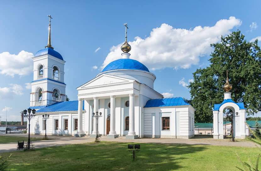 Церковь Успения Пресвятой Богородицы в селе Тулиновка Тамбовской области (построена в 1824 году)