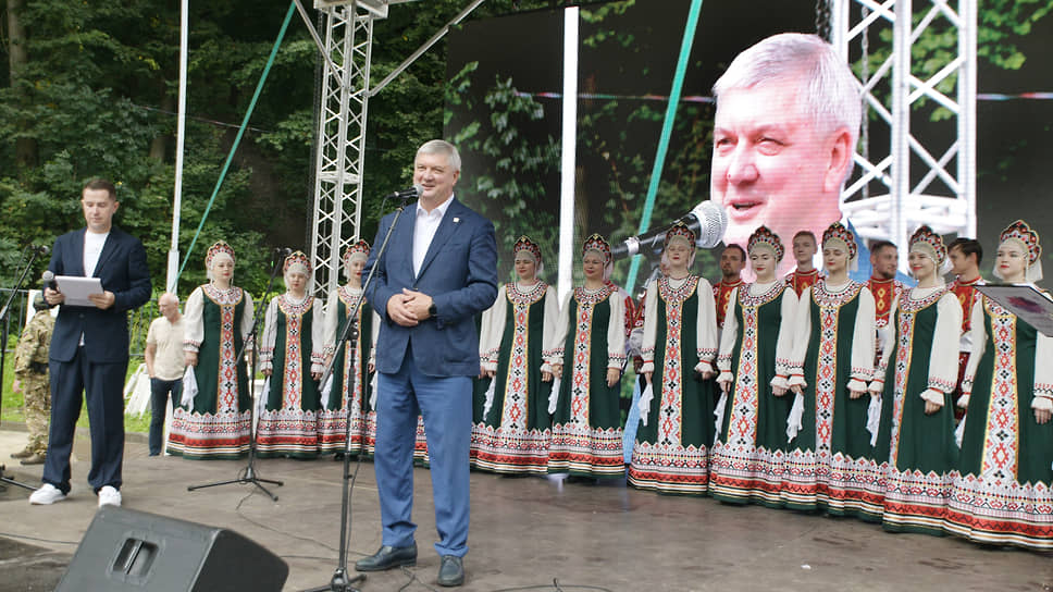 Открыл фестиваль 2 сентября губернатор Воронежской области Александр Гусев 