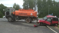 Под Ярославлем в ДТП с бензовозом погибла женщина водитель