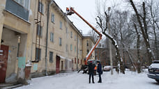 В Ярославле усилили работу по очистке крыш от снега и наледи