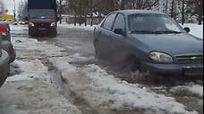 В Ярославле из-за коммунальной аварии затопило Ленинградский проспект