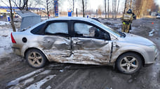 В Ярославле на Ленинградском проспекте столкнулись два автомобиля Ford