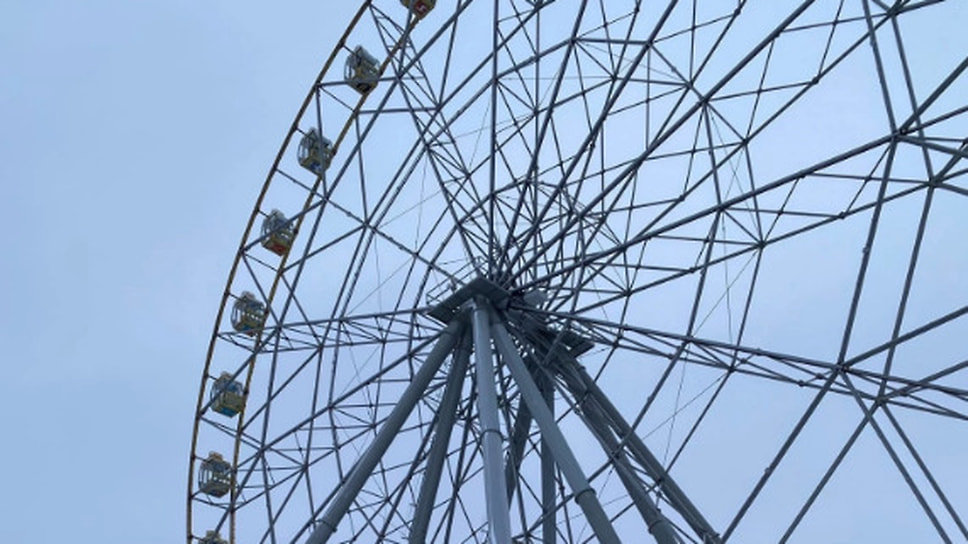 Колесо обозрения в ярославле работа. Ярославль сити парк 1000 летия колесо обозрения. Золотое кольцо обозрения ярославль. Колесо обозрения в ярославле работа. 11.
