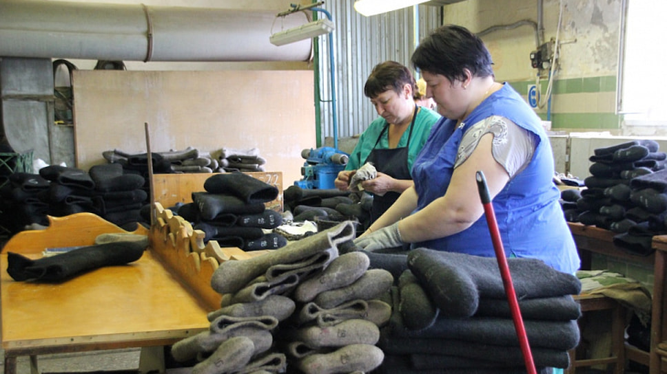 Цех фабрики валеной обуви в Ярославле