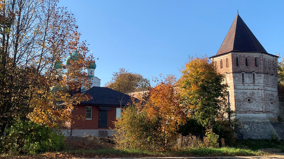 Дом в охранной зоне Борисоглебского монастыря