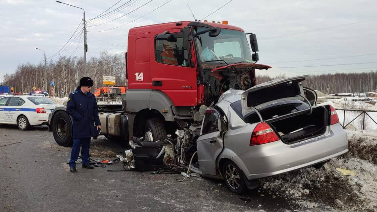 В Ярославле в ДТП на окружной дороге погибли два человека – Коммерсантъ  Ярославль