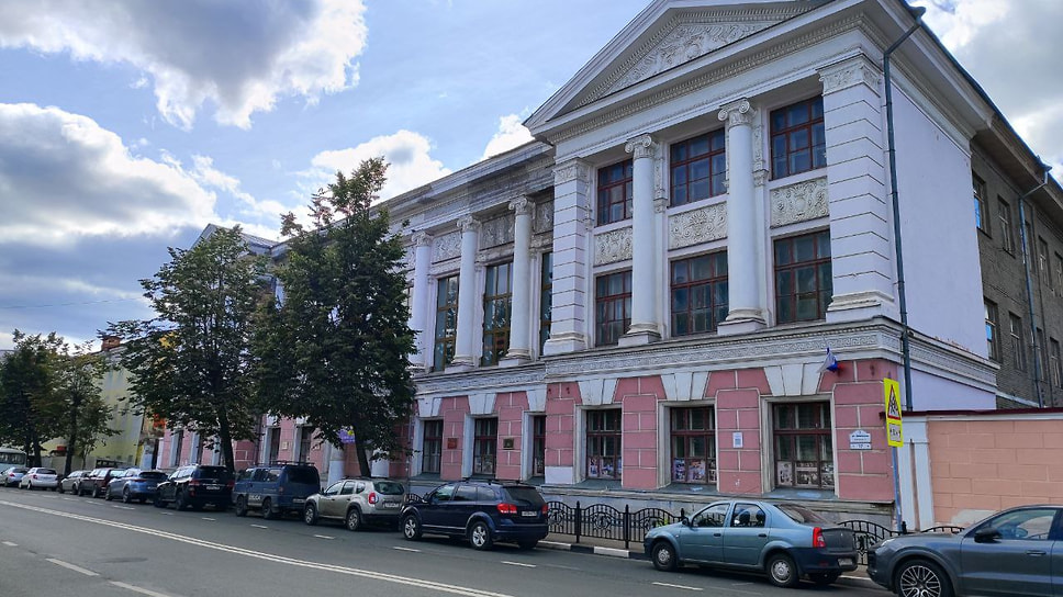 Здание коммерческого училища, Ярославль