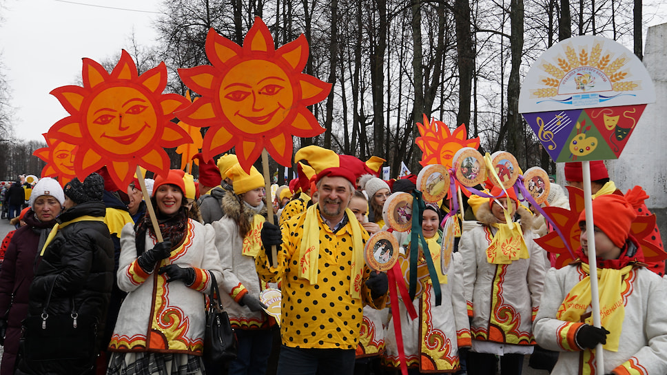 В традиционном карнавальном масленичном шествии участвовали около 2000 ярославцев