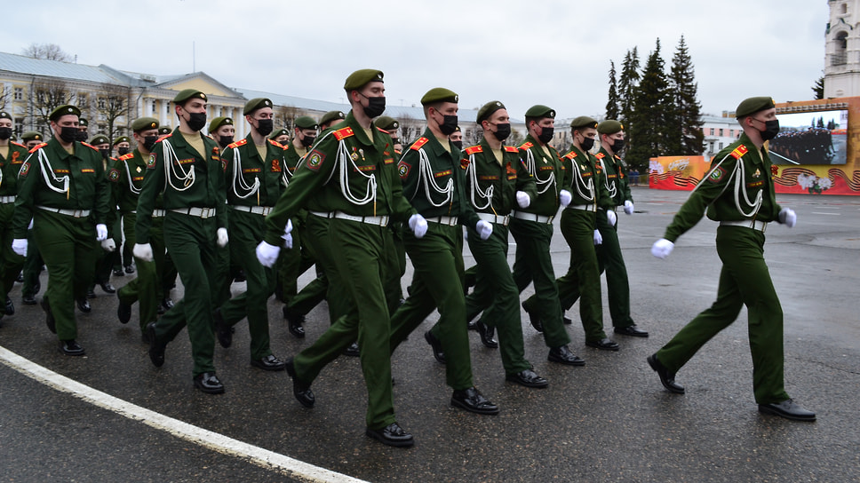 Прохождение военнослужащих на Параде Победы.