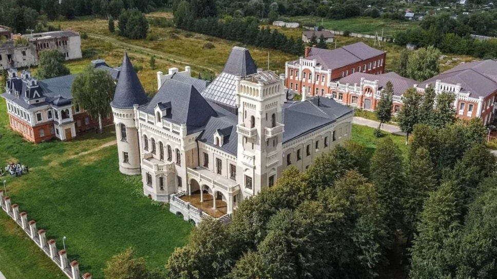 Замок Понизовкина в Ярославской области