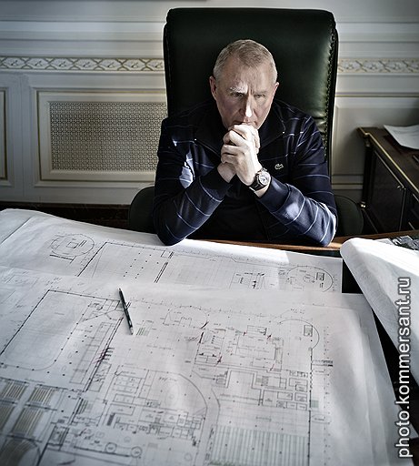 ЖИЗНЬ УДАЛАСЬ&lt;br />
Николаю Грешилову пришлось стать миллиардером, чтобы наконец заняться любимым делом — проектированием зданий