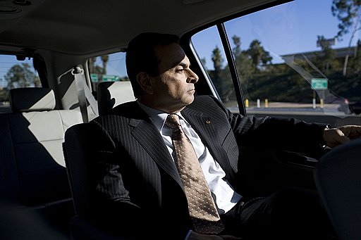 УБИЙЦА ИЗДЕРЖЕК&lt;br />
Чтобы спасти Nissan, Карлос Гон уволил 21 тыс. рабочих, закрыл пять заводов и сократил расходы на закупки на 20%