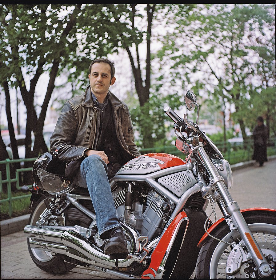&lt;B>Безумный Габрио&lt;/B>&lt;br>Маркетти так сильно любит свой мотоцикл, что однажды проехал на нем 1,6 тыс. км за пять дней 