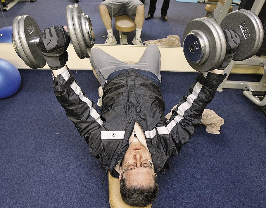 &lt;B>Час фитнеса &lt;/B> &lt;br>Каждый рабочий день Сергея Леонтьева завершается одинаково — он едет в спортзал, где тренируется, чтобы разгрузить мозг