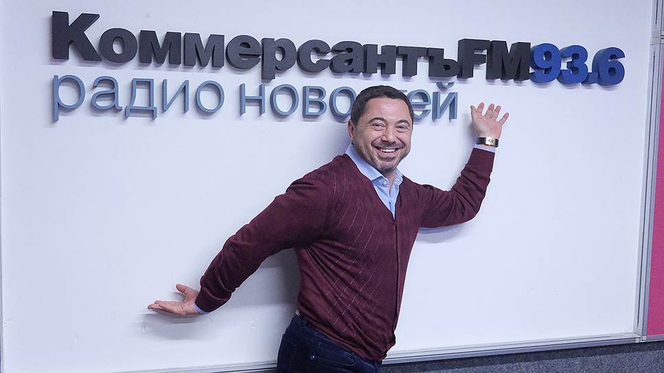 Победитель конкурса &quot;Ниша на миллиард&quot;, совладелец компании Murmulet Александр Рабинович во время радиоэфира на Ъ-FM