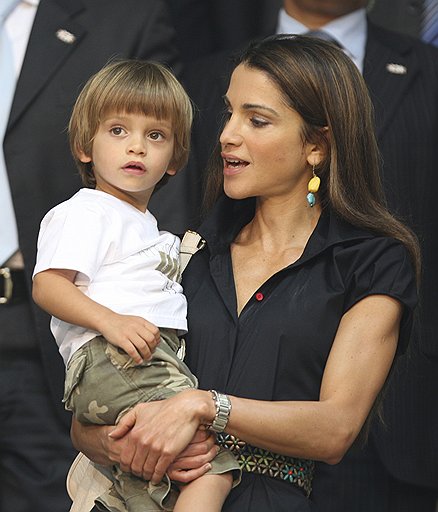 Королева Иордании Рания с сыном, принцем Хашимом