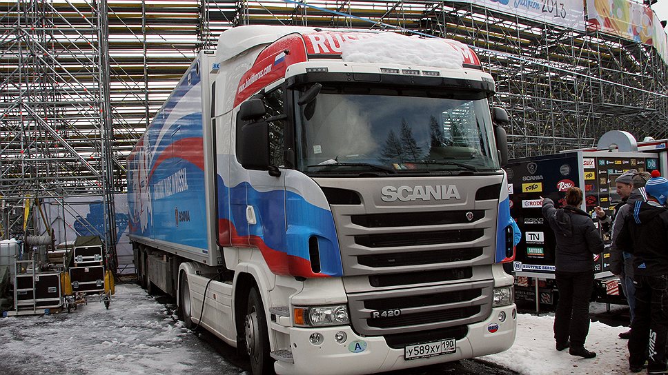 В документации эксклюзивного грузовика Scania тип полуприцепа значится как &quot;специальный SNIV, трейлер для смазки лыж&quot;