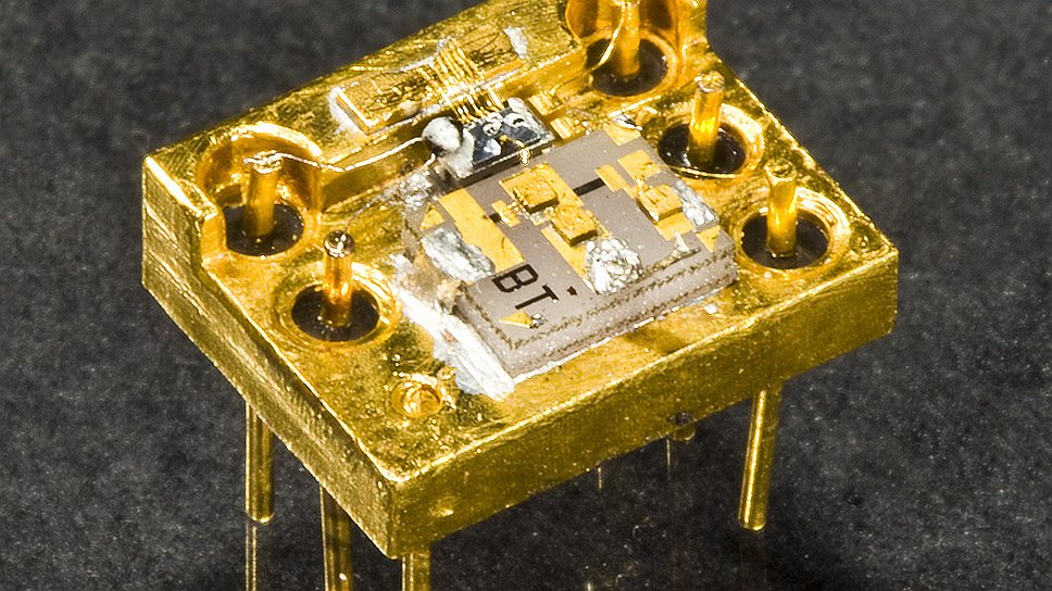 Атомные часы призваны заменить кварцевые генераторы частоты в радиоприборах