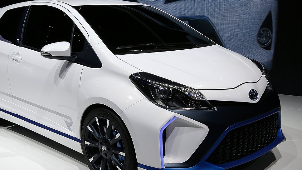 Toyota развивает концепцию городского автомобиля, совершенствуя свою модель Yaris 
