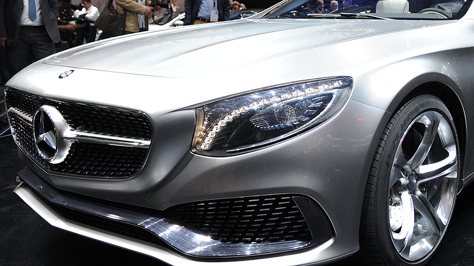Mercedes-Benz развивает успех нового S-klasse, посетителям выставки демонстрируется концепт купе S-класса 
