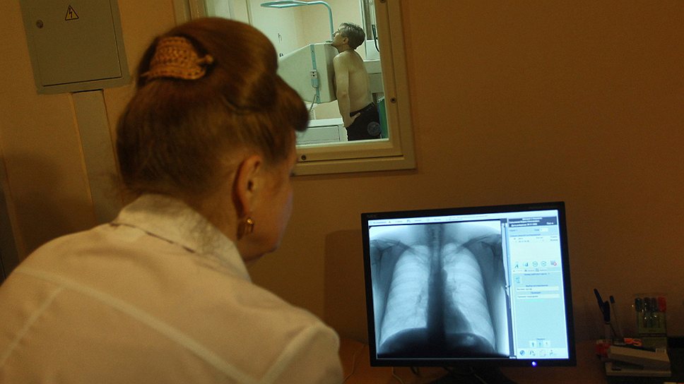 С начала 2013 года в России зафиксирован самый низкий уровень смертности от туберкулеза за весь постсоветский период. Снижается и уровень заболеваемости, но только среди взрослых. Детская заболеваемость пока растет