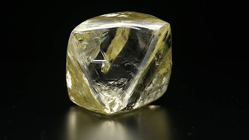 На первом аукционе ЕАЦ представлены 19 алмазов массой более 10 карат