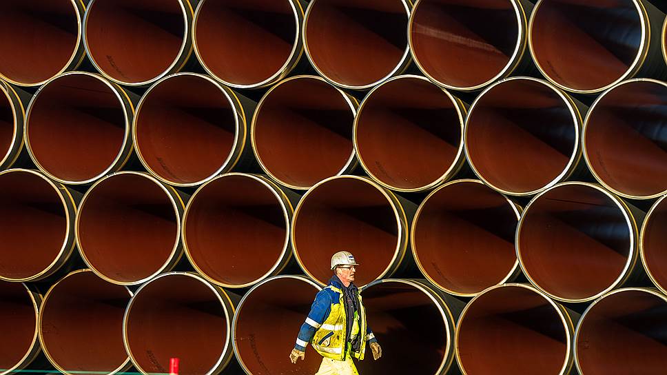 Трубы для газопровода &quot;Северный поток-2&quot; уже доставлены в порт Засниц-Мукран на крупнейшем немецком острове Рюген 
