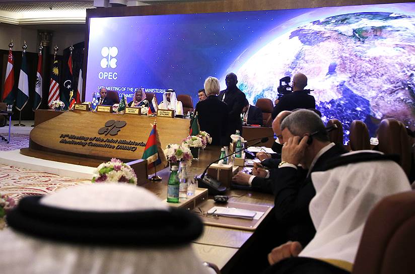 Министры энергетики ОПЕК и их союзники обсуждают цены на нефть во время встречи в мае 2019 года