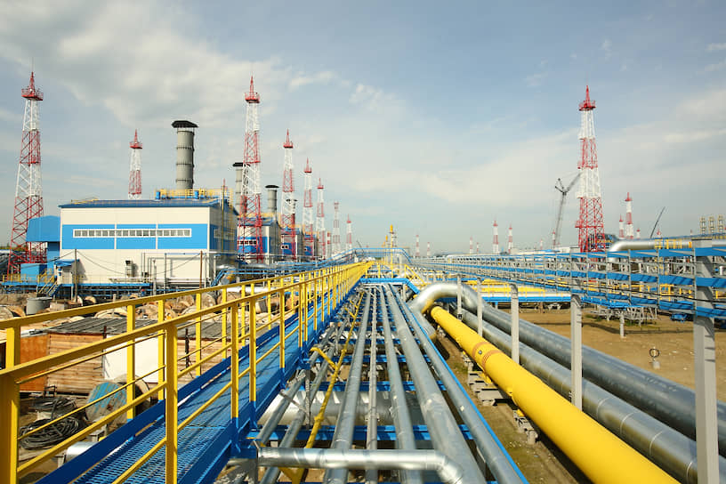 Чаяндинское месторождение находится в более продвинутой стадии освоения.В 2019 году «Газпром» планирует добыть на нем первые 1,5 млрд кубометров газа