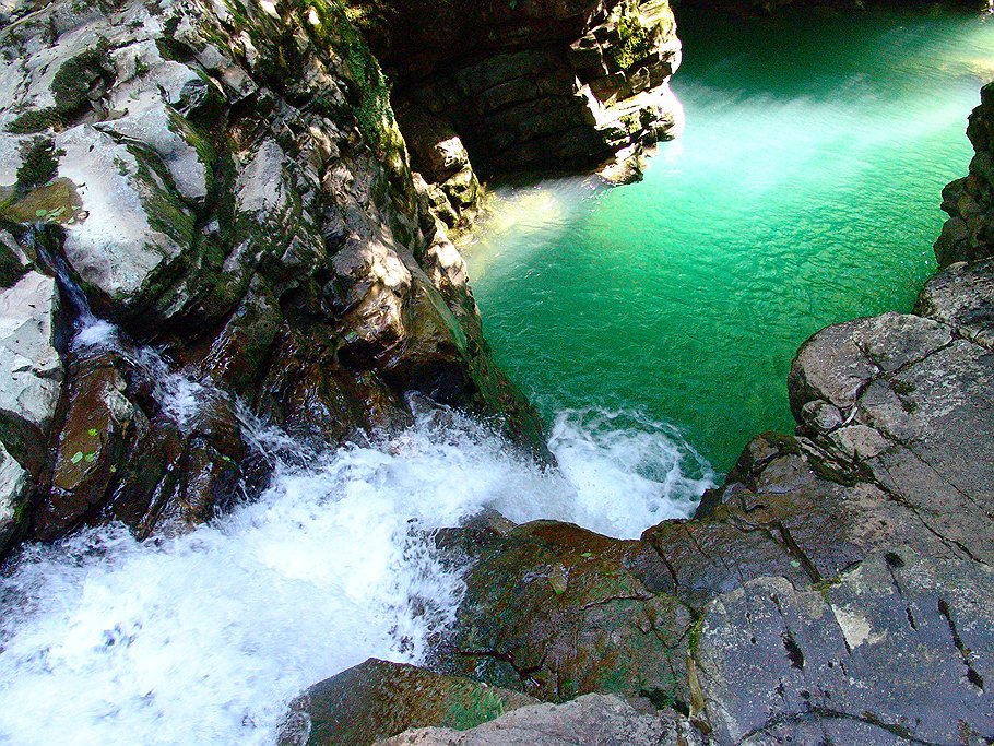 В Сочинском национальном парке более 20 природных памятников, из которых 4 — водных 