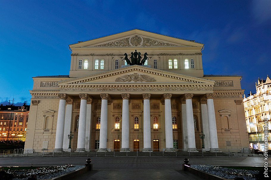 Наступающий 2012-й станет первым полным годом работы нового Большого театра