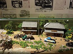 Легенда о ремонте грузовика Toyota G1 самим Киичиро Тойода воплощенная в папье-маше 